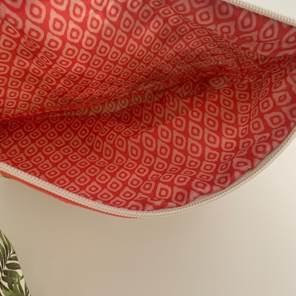 New Makeup Bag With Sunglasses Holder - Picture 4 of 8